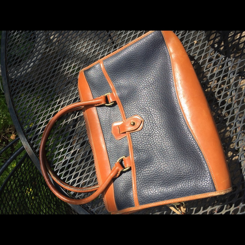 Vintage Dooney & Bourke leather purse